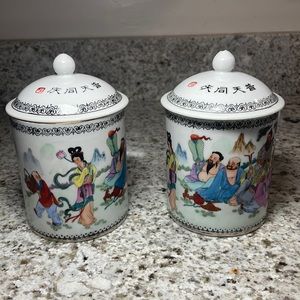Set of 2 Vintage Oriental Tea Mugs With Lids
